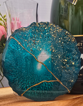 Load image into Gallery viewer, Handmade Resin Coaster – Emerald Green with Gold Touches (Single Piece)