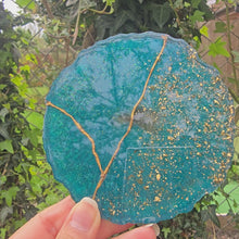 Load and play video in Gallery viewer, Handmade Resin Coaster – Emerald Green with Gold Touches (Single Piece)