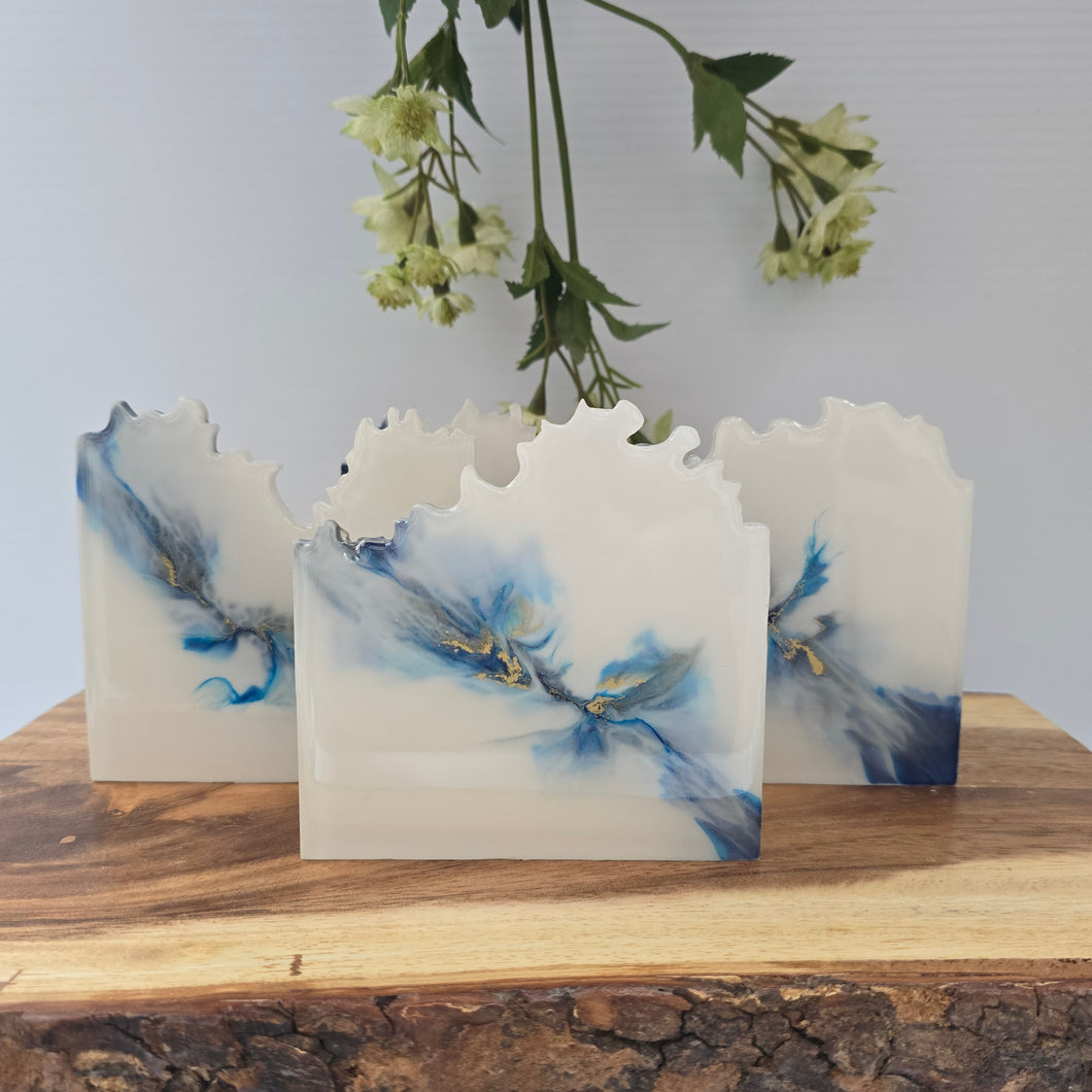 Blue Haven: Distinctive Coasters with Gold Veins
