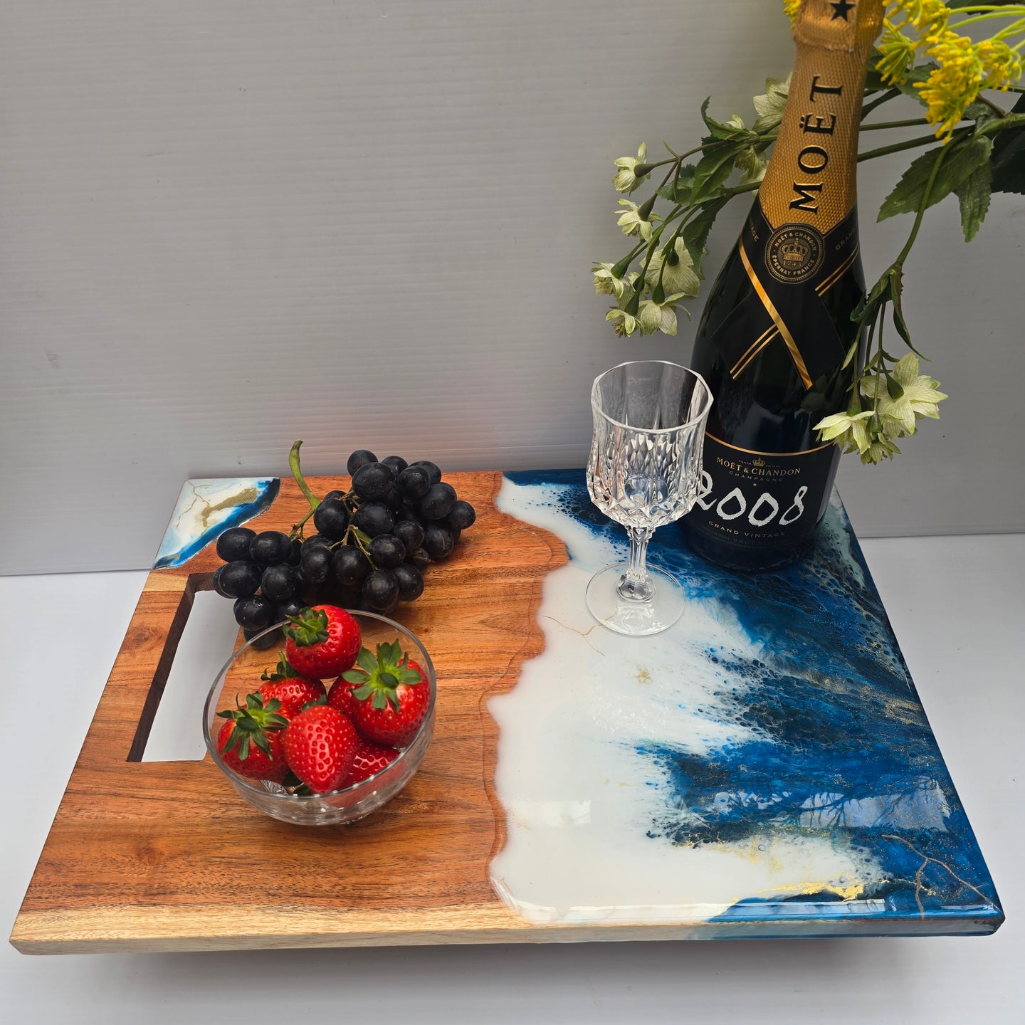 Resin and Wood Tray – Coastal Calm